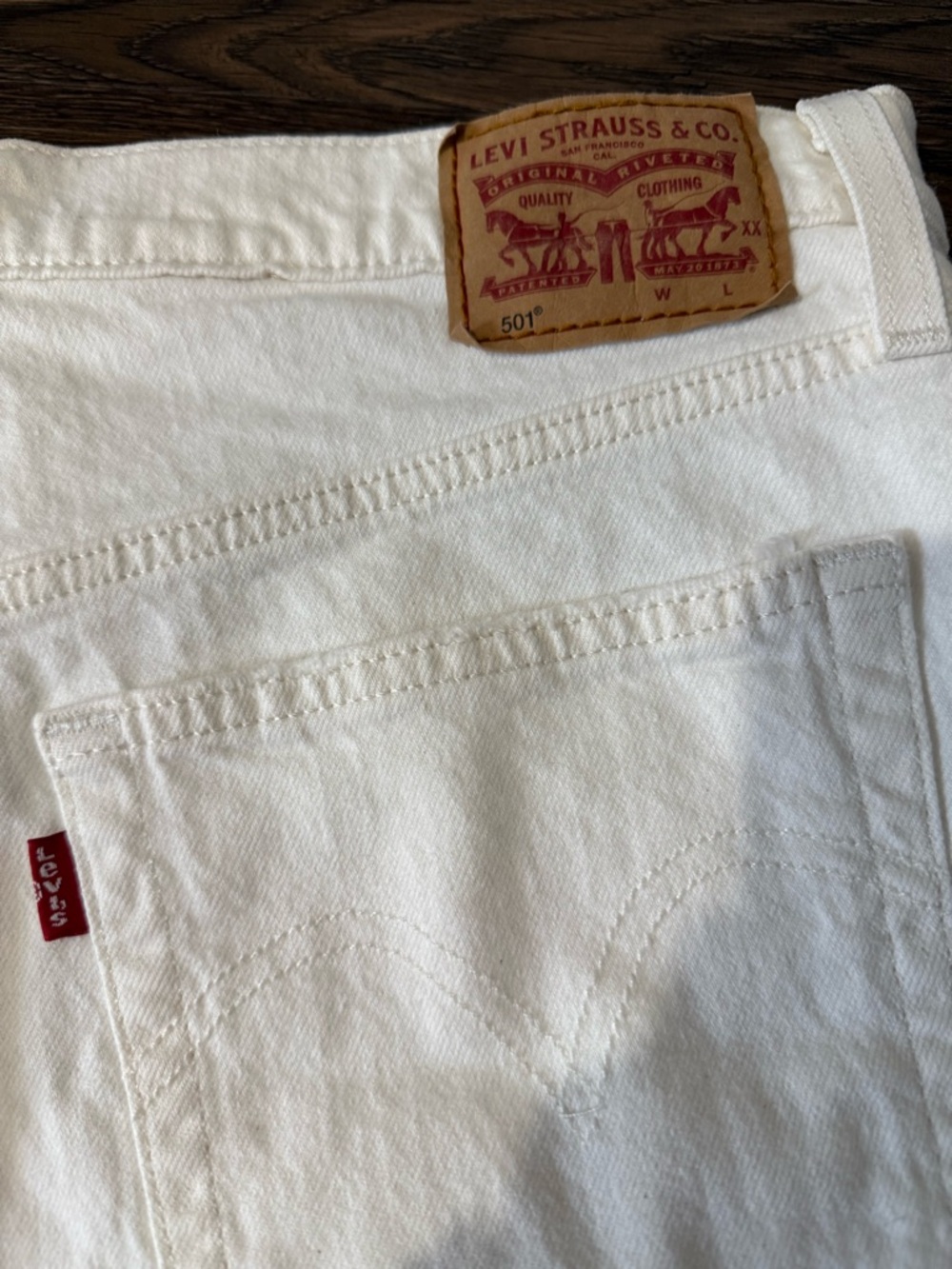 Levi’s High Waisted White Jean Shorts, Woman’s size 31 / 10 - Picture 5 of 8